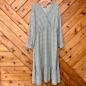 BTFMB LONG SLEEVE LIGHT GREEN FLORAL DRESS  SIZE XL NEW